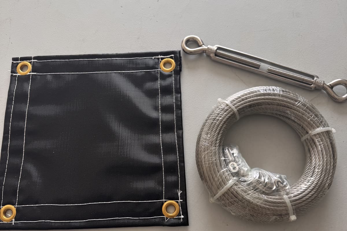 Double-stitched netting panel with brass grommets, stainless cable and turnbuckle